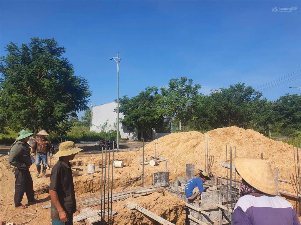 Khu dịch vụ hỗn hợp vsip quảng ngãi  vị trí hướng đông  đối lưng trục đường 25m