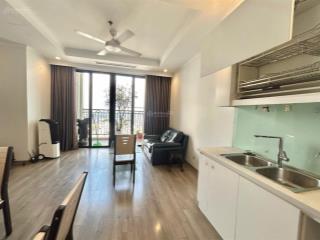 Cho thuê căn 2 ngủ royal city r6 full nội thất giá 18tr (thiện chí thương lượng)