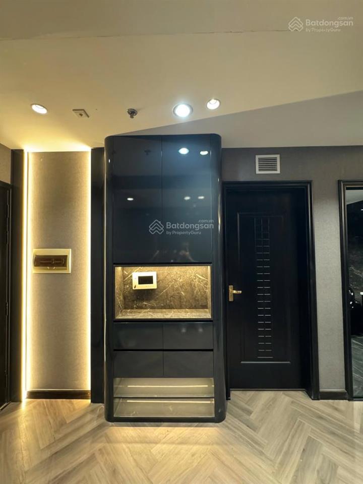 Bán nhanh siêu phẩm royal city 2n2wc full nội thất xịn mịn giá nhỉnh 100tr/m