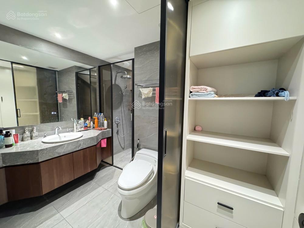 Cần sang nhượng căn hoa hậu royal city 2 ngủ full nội thất cao cấp đẹp như khách sạn