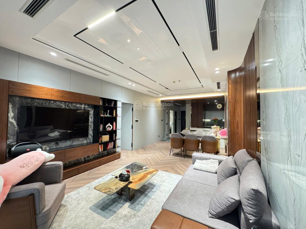 Cần sang nhượng căn hoa hậu royal city 2 ngủ full nội thất cao cấp đẹp như khách sạn