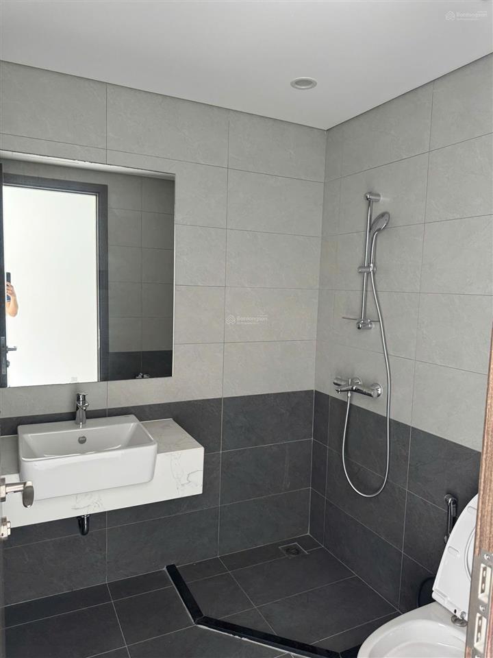 Bán căn 2pn the beverly  vinhomes q9, giá 4.4 tỷ, dt 79m2, view thoáng mát, nhà mới cđt, vô ở ngay