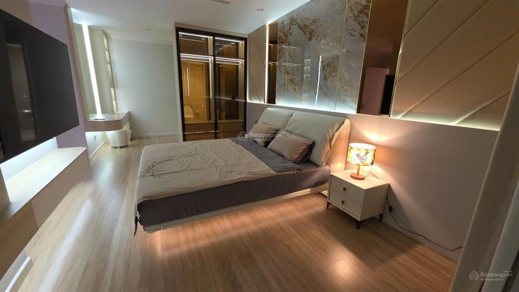 Cần bán gấp căn hộ cao cấp 4pn 3wc, sở hữu vĩnh viễn, 159m2, vinhomes central park, view đẹp