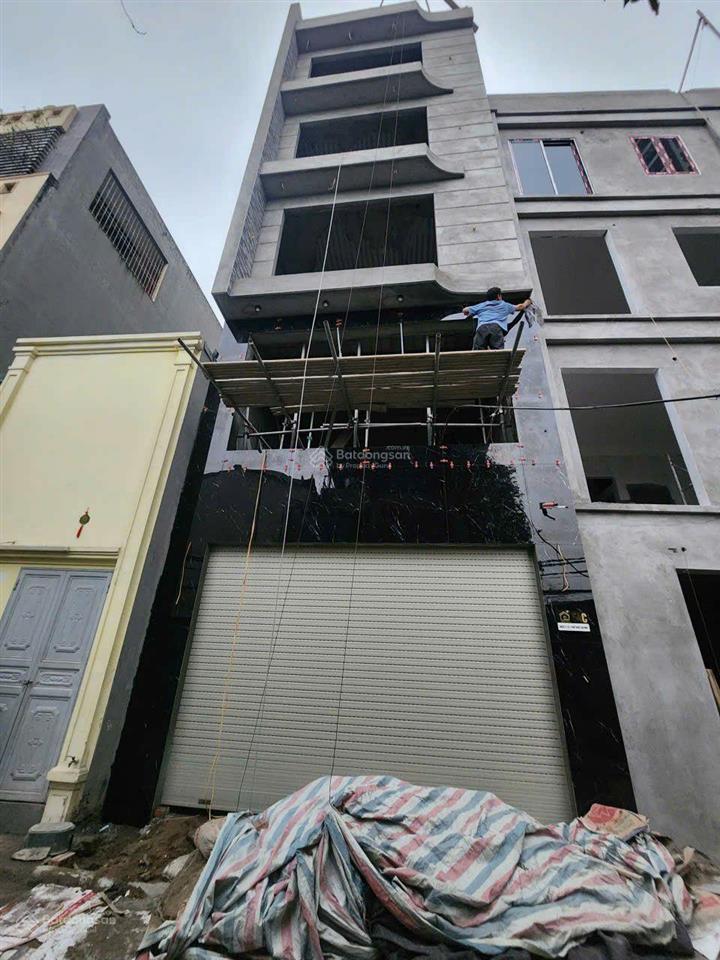 Nhà mới 6 tầng thang máy full công năng đức giang  việt hưng