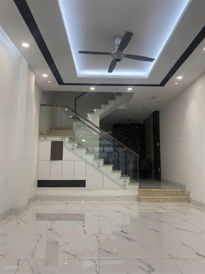 Chính chủ bán nhà đường số quận 4. dt 4,5m x 10m. giá 13 tỷ. 4 tầng. gần tân vĩnh, vĩnh hội