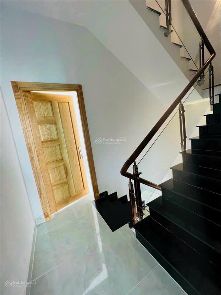 Chính chủ bán nhà đường số quận 4. dt 4,5m x 10m. giá 13 tỷ. 4 tầng. gần tân vĩnh, vĩnh hội