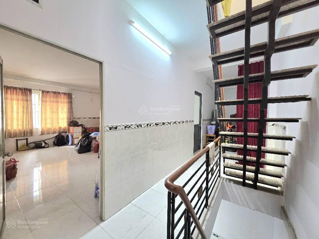 Nhà đs nguyễn thị thập q7. dt 126m2. 8mx16m. giá 32 tỷ. 5 tầng. gần lotte mart, phú mỹ hưng, rmit