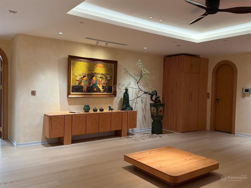 Bán chung cư tân hoàng minh 36 hoàng cầu, đống đa, hà nội. 121m2, sửa còn 2pn, full nt mới.