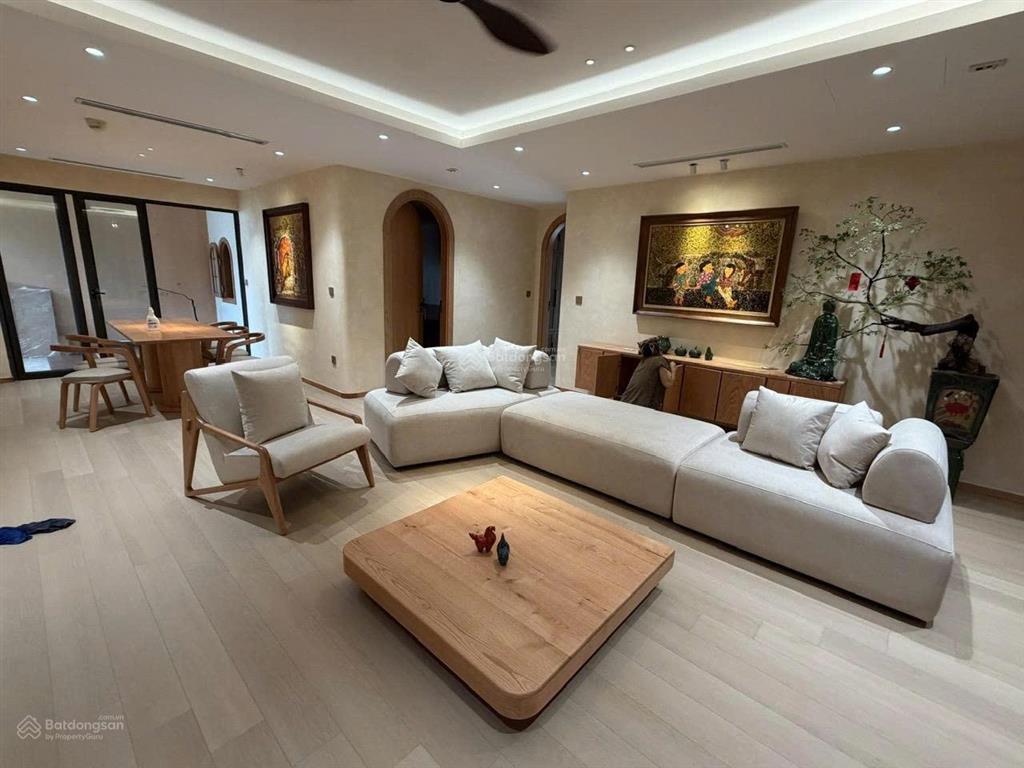 Bán chung cư tân hoàng minh 36 hoàng cầu, đống đa, hà nội. 121m2, sửa còn 2pn, full nt mới.