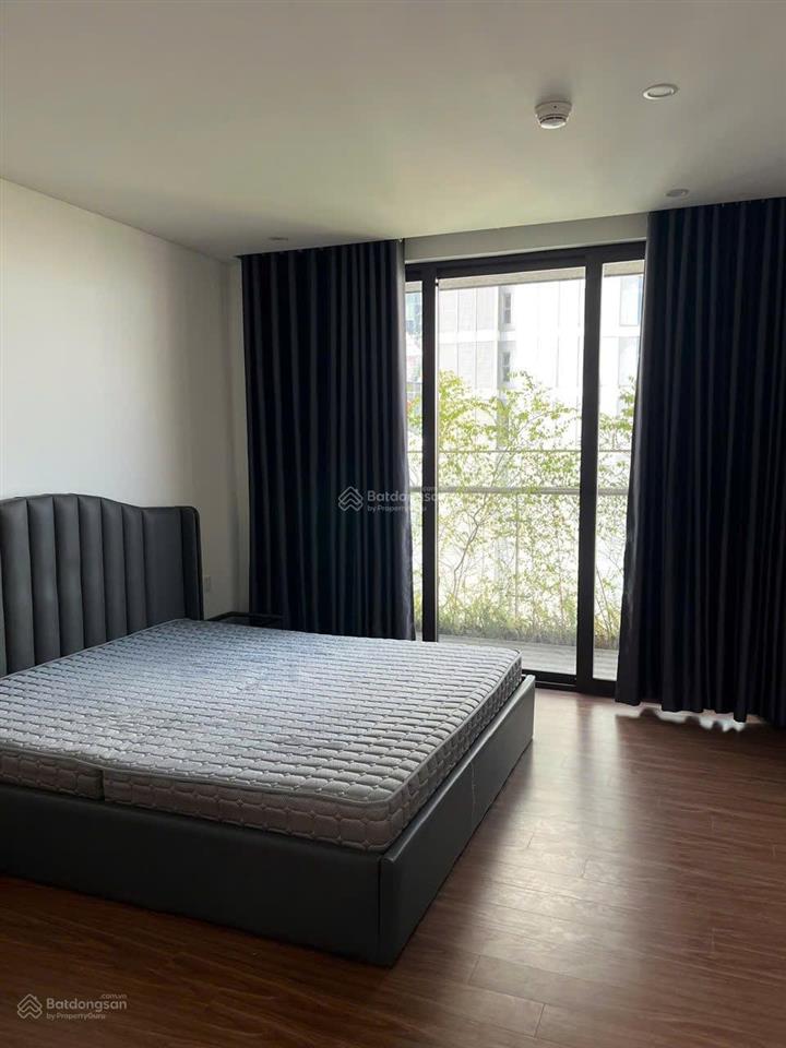 Cho thuê căn hộ 140m2 3 pn cc green diamond 93 láng hạ