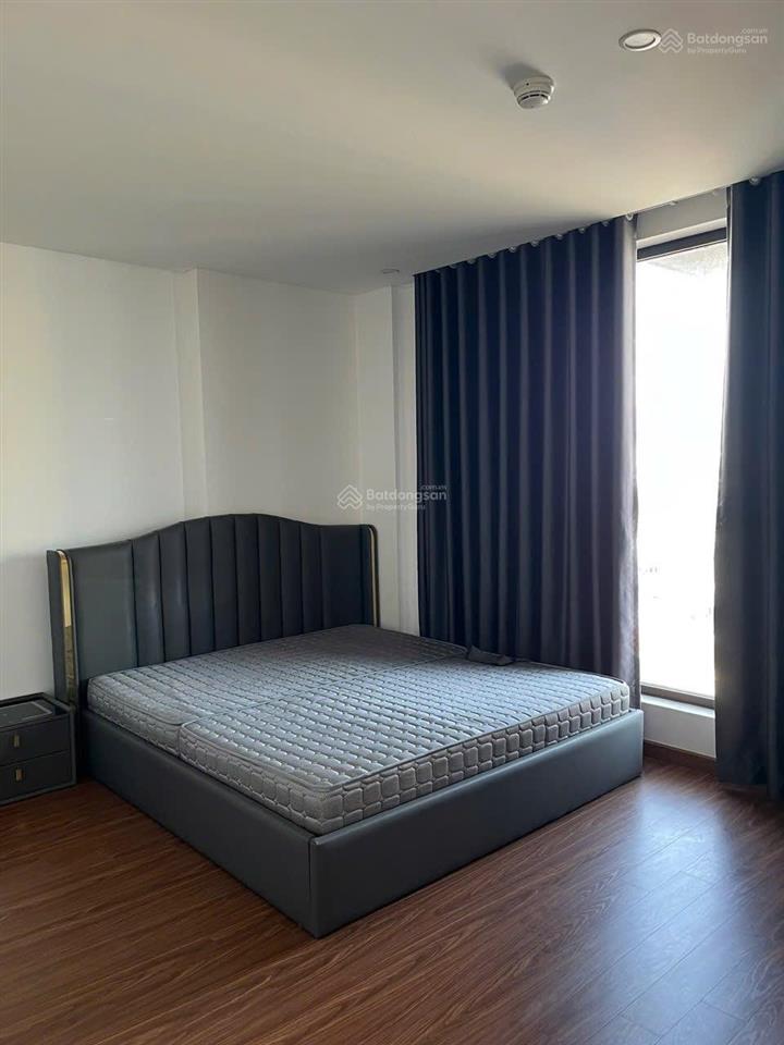 Cho thuê căn hộ 140m2 3 pn cc green diamond 93 láng hạ
