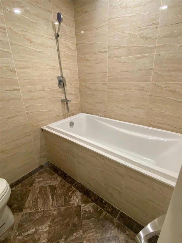 Cho thuê căn hộ 140m2 3 pn cc green diamond 93 láng hạ