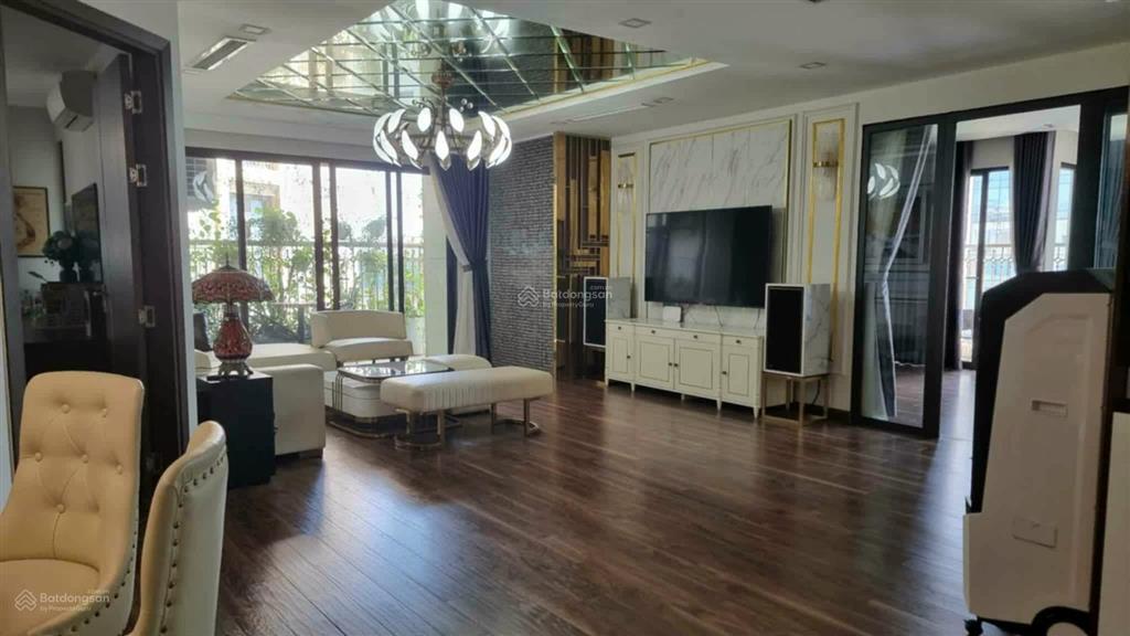 Bán ch góc 130m2 cc tân hoàng minh 36 hoàng cầu, full đồ, slot xe ô tô
