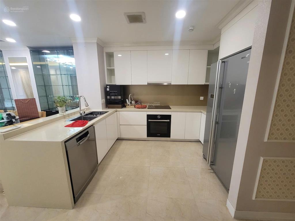 Bán căn góc 130m2 chung cư tân hoàng minh 36 hoàng cầu, đống đa, full đồ, giá tốt