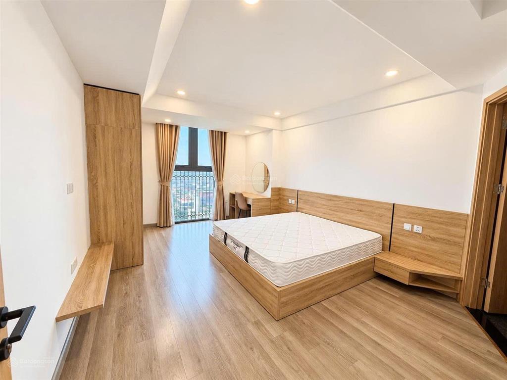 Cho thuê ch 140m 3pn 3wc chung cư tân hoàng minh 36 hoàng cầu. full đồ, vào ở ngay.