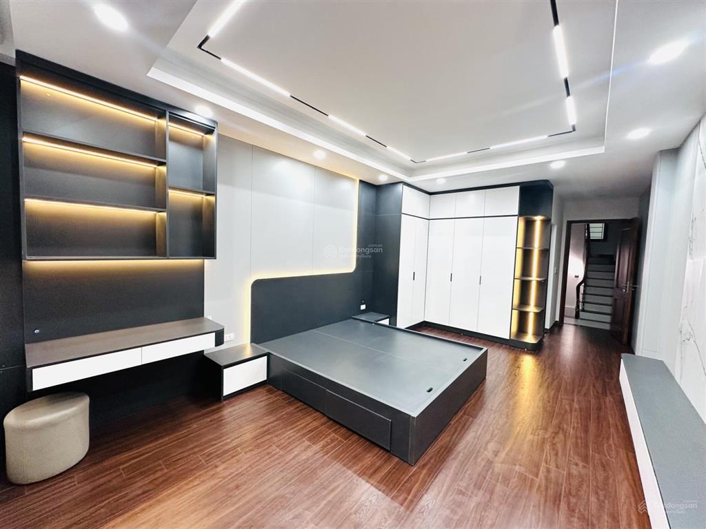 Chính chủ bán nhà pl đền lừ hoàng mai 52m2 6t mt4m 19,3 tỷ 2 thoáng nở hậu ôtô tránh dân trí cao