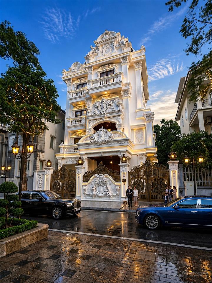 Bán biệt thự sân vườn đền lừ hoàng mai 200m2 4 tầng mt 13m phân lô vỉa hè ôtô tránh gần hồ ở sướng