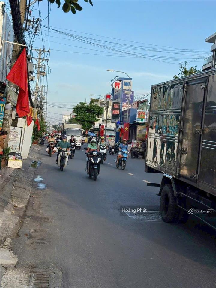 Mặt tiền chợ giãn dân, kinh doanh cực sầm uất, dt 5m x 25m, dòng tiền 20tr/tháng, chỉ 11.2 tỷ