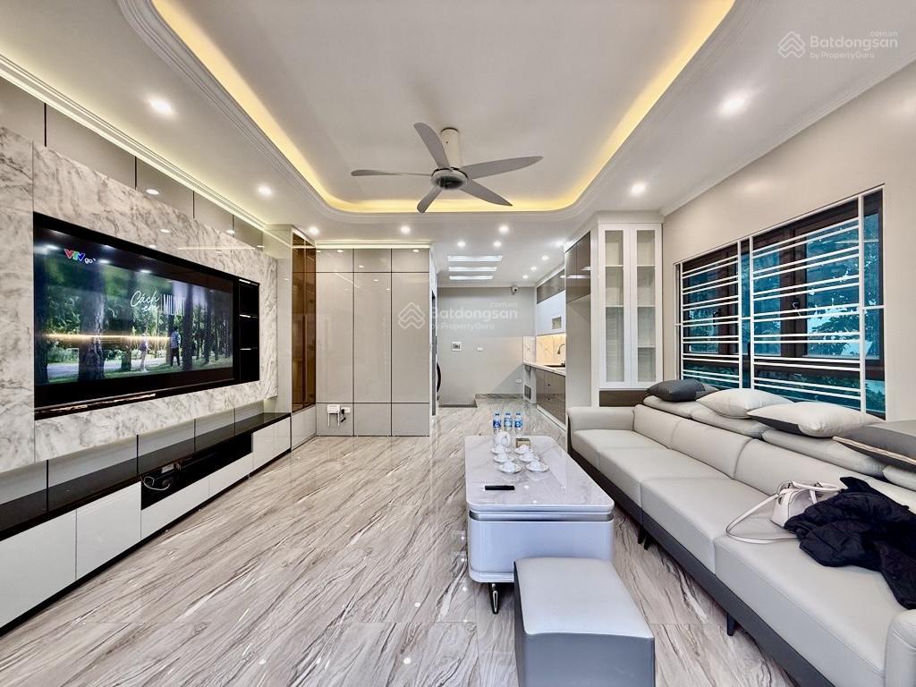 (hiếm) nhà ở trung tâm cổ linh 6 tầng thang máy, đường oto tránh, sổ đỏ nở hậu, vị trí đắc địa