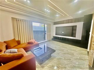 Chỉ nhỉnh 10tỷ có ngay nhà ở trung tâm cổ linhlong biên6 tầng thang máymặt tiền 6msổ đỏ hoa hậu