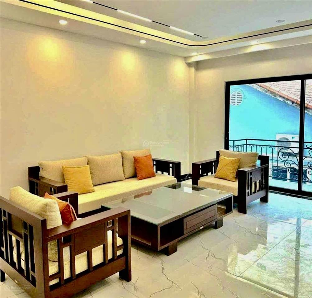 Bán gấp căn nhà ngay gần sân golf long biên 83m2 mặt tiền 5m lô góc 3 mặt thoáng sát phố lớn 10tỷ