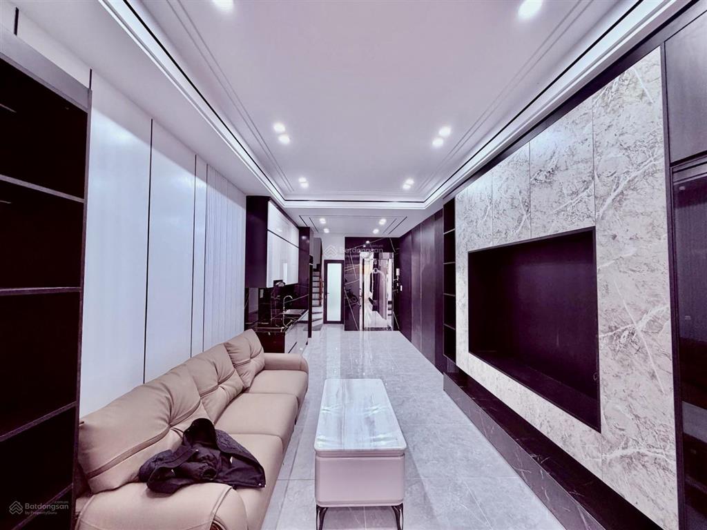 Nhà ở phố chu huy mânlong biên60m25 tầng thay máyở sướng tiền năng tăng giá chỉ 9,6 tỷ
