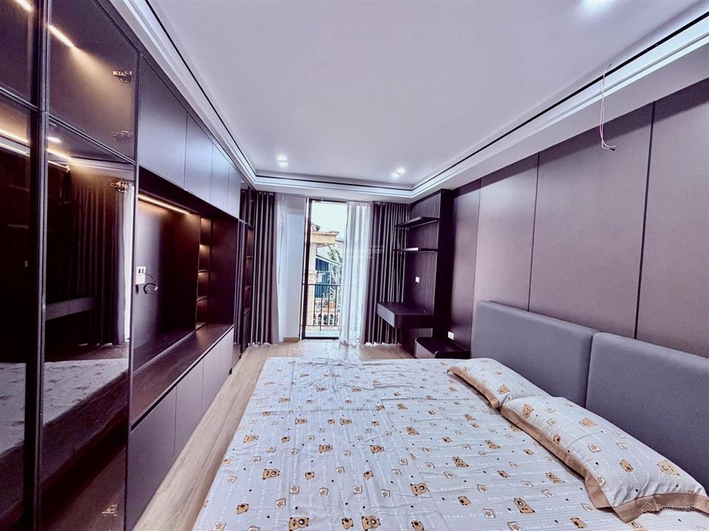 Nhà ở phố chu huy mânlong biên60m25 tầng thay máyở sướng tiền năng tăng giá chỉ 9,6 tỷ