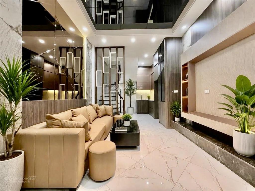 Nhà phố ngọc lâm 39m  11,9 tỷ  4 tầng chắc chắn  mặt tiền đẹp  kinh doanh đa ngành nghề