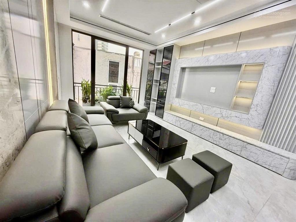 Nhà ở ngọc lâm trung tâm long biên, diện tích 63m2  6 tầng thang máy  gara oto 7 chỗ  19,2 tỷ.