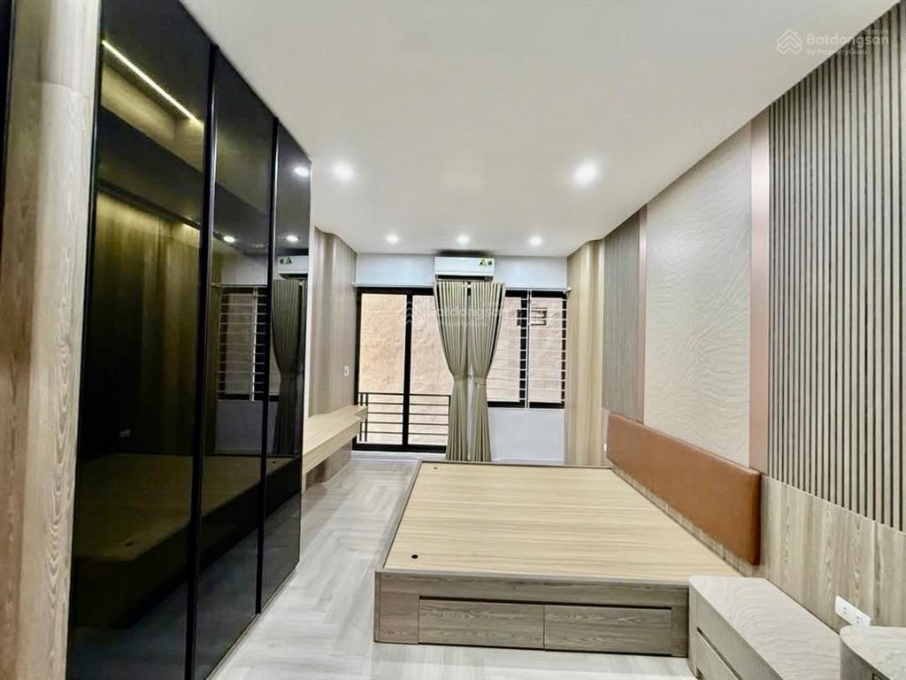 Nhà mặt phố ngọc lâm22tỷ70m5 tầng chắc chắnmặt tiền đẹp kinh doanh ngày đêm dòng tiền khủng