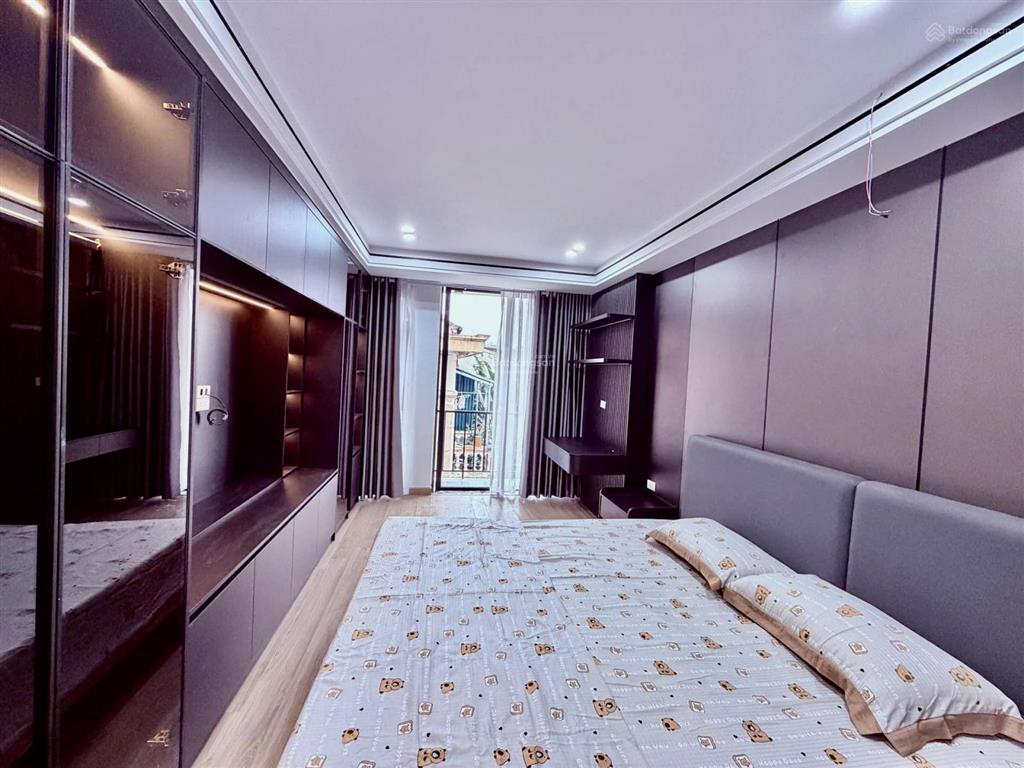 Nhà ở ngọc lâm70m5 tầng chắc chắnmặt tiền đẹp kinh doanh ngày đêm dòng tiền khủng 22 tỷ