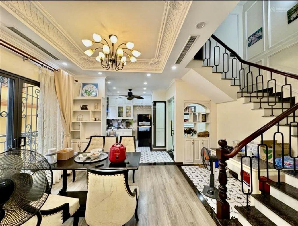Lô góc 3 thoáng tổng diện tích lên tới 70m2  thiết kế cực đẹp gara ô tô kinh doanh tốt  13,9 tỷ