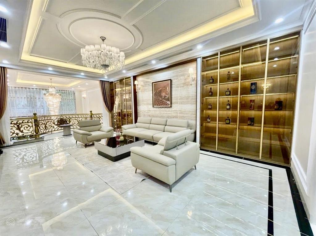 Nhà phố hồng tiếnngọc lâm41,9 tỷ90m8 tầng thang máyđường nhiều ô tô tránhvị trí vàng ( vip )