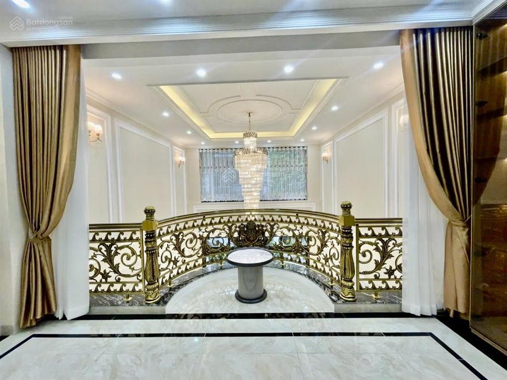 Nhà phố hồng tiếnngọc lâm41,9 tỷ90m8 tầng thang máyđường nhiều ô tô tránhvị trí vàng ( vip )