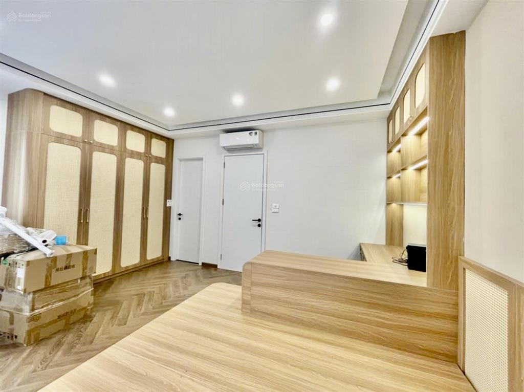 Nhà nguyễn văn cừ120m29 tỷchung cư mini8 tầng thang máydòng tiền khủng không dưới 140tr/ tháng