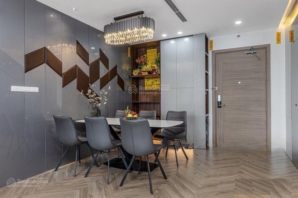 Bán cc rose town 79 ngọc hồi, 5,25 tỷ, 66m2, 2pn, 2wc