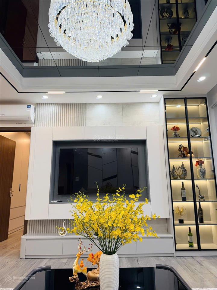 Gia đình bán 3 ngủ (giá tốt) nội thất full  105m² green park cầu giấy
