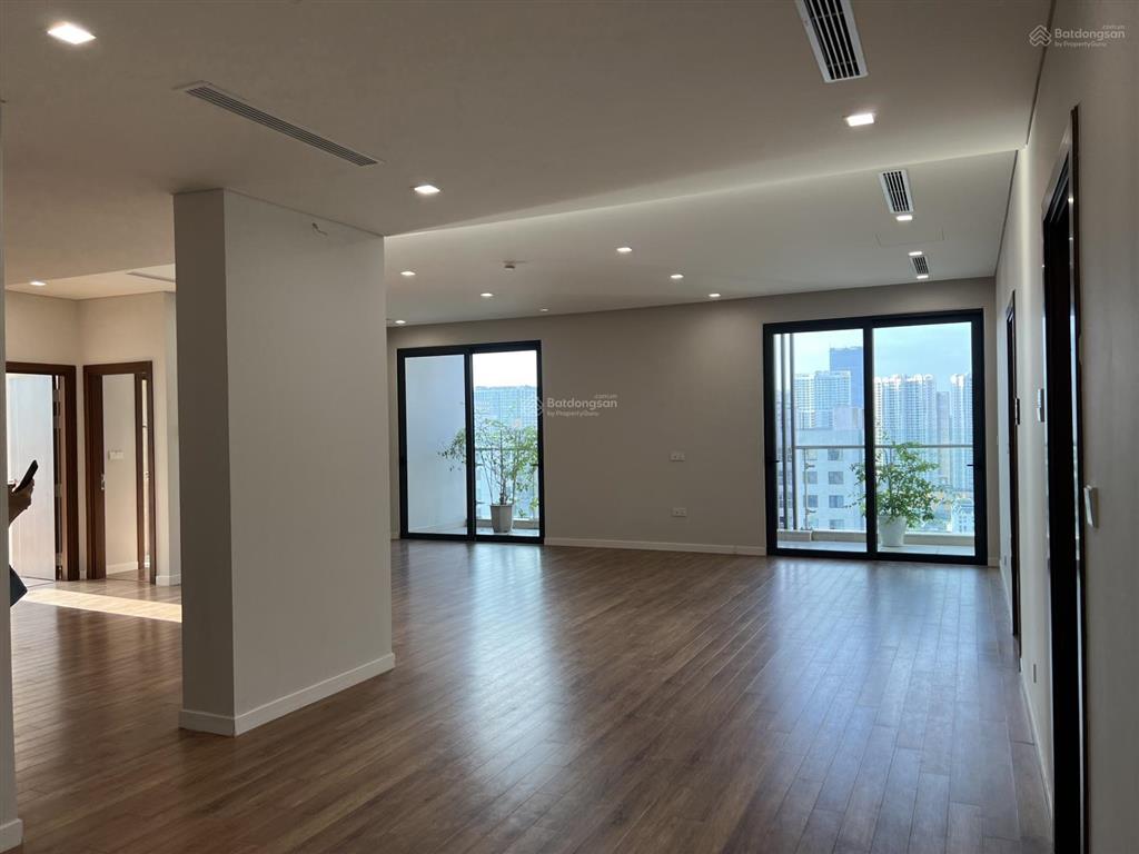 Bán căn hộ 4 ngủ 3wc tòa the legend tower 109 nguyễn tuân  186,5m2