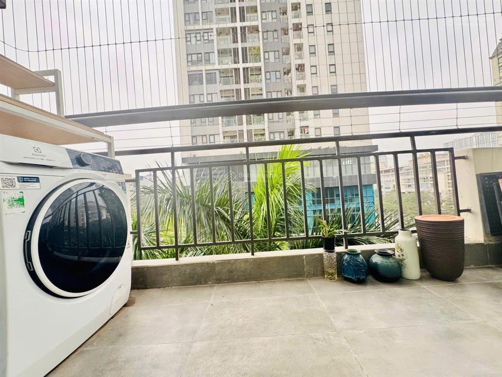 Chị gái em cần bán căn hộ 72m2 full đồ tòa ct1 mặt đường mễ trì thuộc khu đô thị mễ trì hạ
