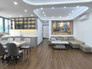 Em gia đình bán căn chung cư 115 khu đô thị mễ trì hạ mới full đồ em sửa thành 4 ngủ giá thiện chí