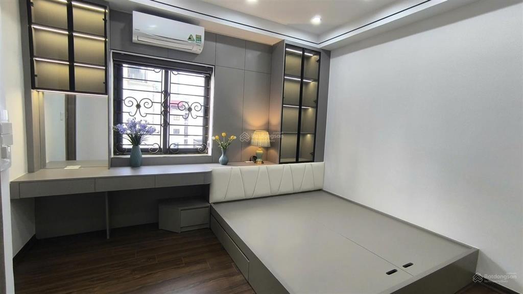 Em gia đình bán căn chung cư 115 khu đô thị mễ trì hạ mới full đồ em sửa thành 4 ngủ giá thiện chí