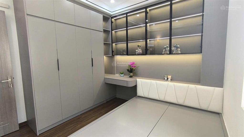 Em gia đình bán căn chung cư 115 khu đô thị mễ trì hạ mới full đồ em sửa thành 4 ngủ giá thiện chí