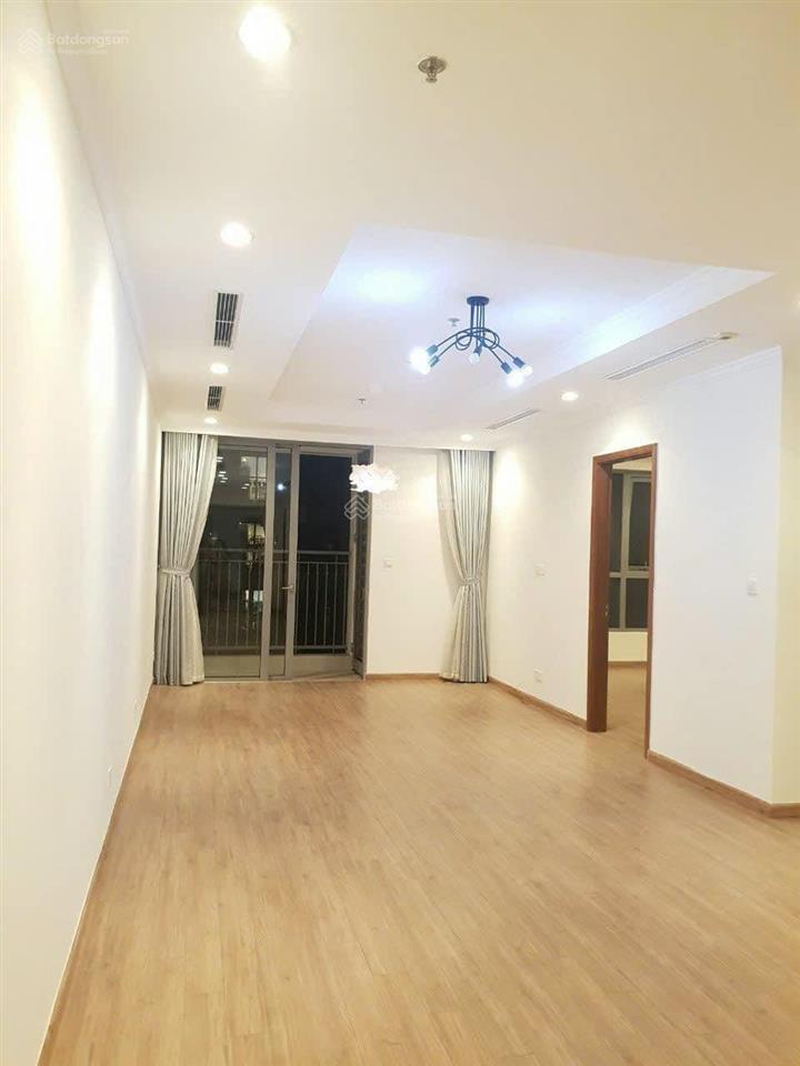 Cho thuê 2 ngủ không đồ t18 giá 15 tr view bể bơi