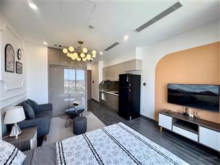 Sốc vì rẻ. studio zenpark (r1.03) giá 2,15 tỷ view bể bơi thoáng