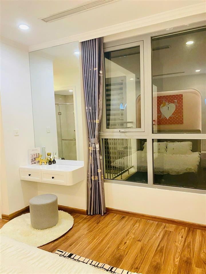 2 ngủ park 5 giá 6.8 tỷ rộng 80m2 dự án park hill times city