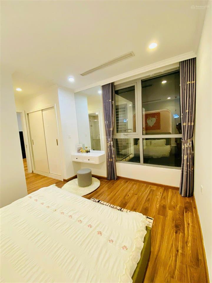 2 ngủ park 5 giá 6.8 tỷ rộng 80m2 dự án park hill times city