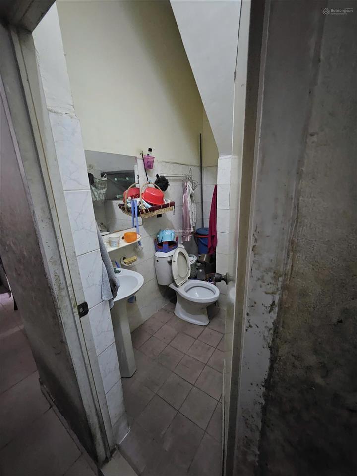 Ngay ngã 4 hàng xanh! bán nhà hxh bạch đằng (4,1x12m) sổ a4  5 tầng. nhà cũ tiện cải tạo, giáp q1.