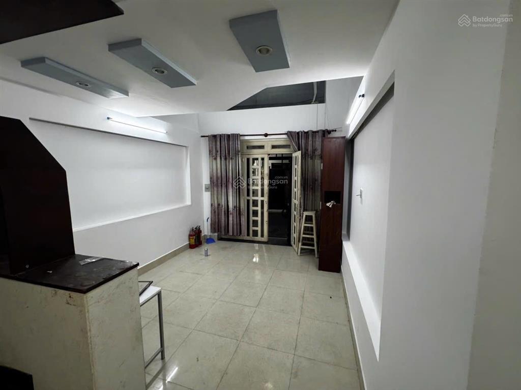 Hẻm nhựa  hxh thông  giáp phú nhuận! bán căn hoàng hoa thám (4x12m)  6 tầng 5pn. hđt 25tr/tháng.