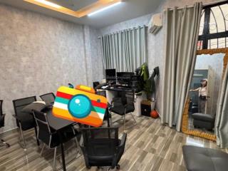 Xe hơi ngủ nhà  ngang lớn! bán nhà hxh lê quang định (7,6x10m)  4 tầng ở ngay. khu dân trí cao