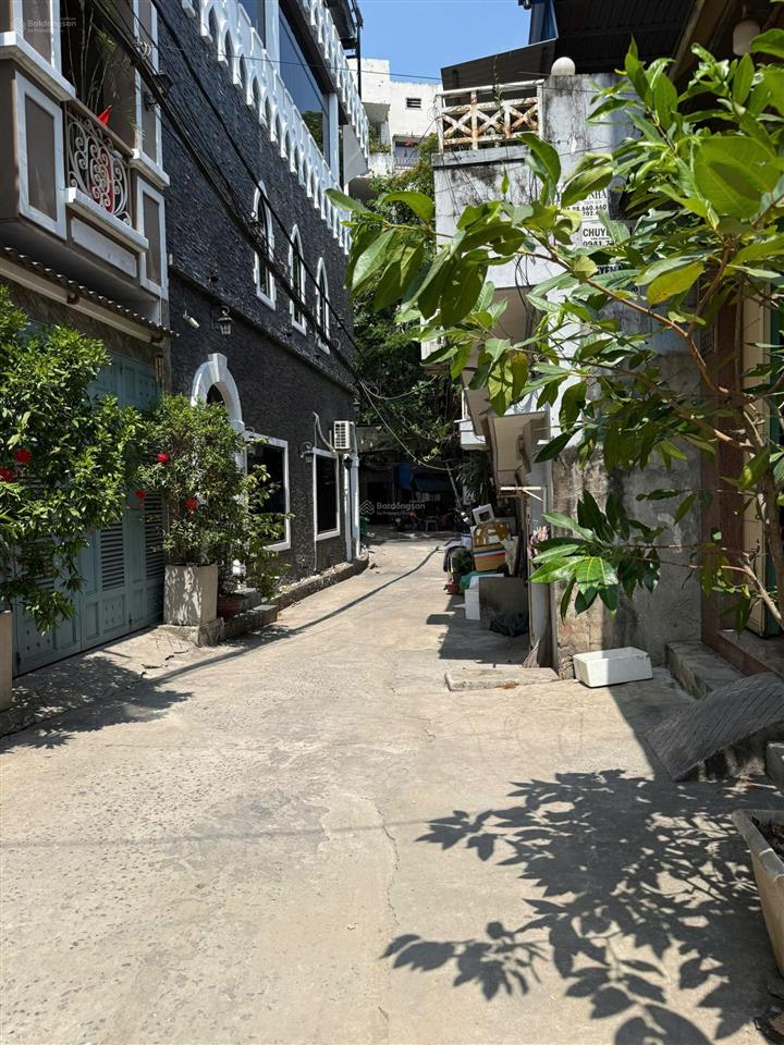 Chủ xuất ngoại để lại full nội thất! bán nhà phạm văn đồng (4x13m), 3 tầng 4pn. hxh  sát mặt tiền.
